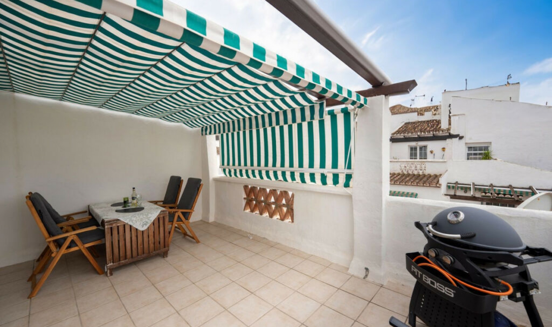Resale - Apartment -
La Duquesa