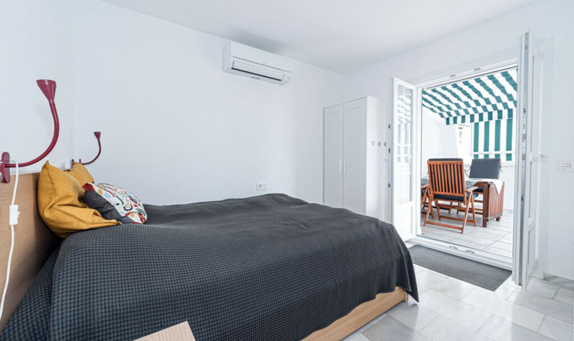 Resale - Apartment -
La Duquesa