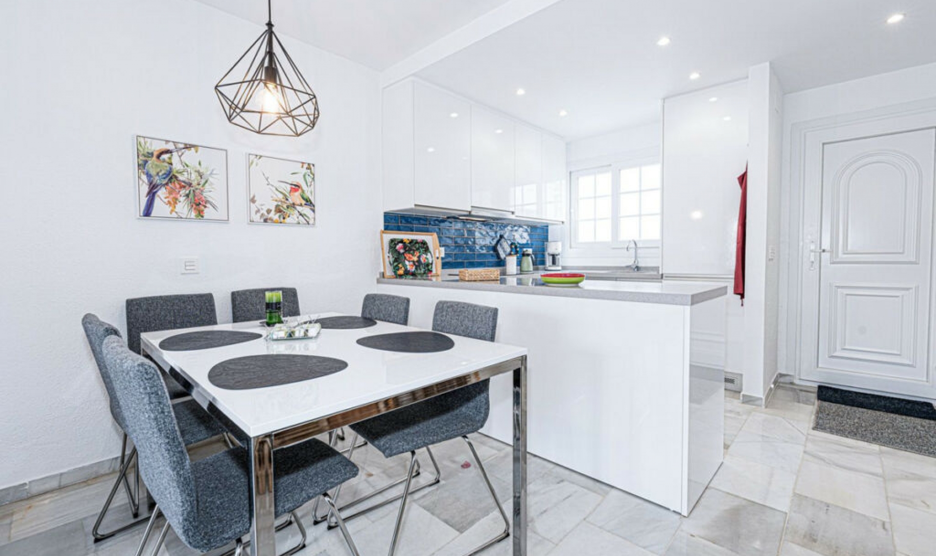 Resale - Apartment -
La Duquesa