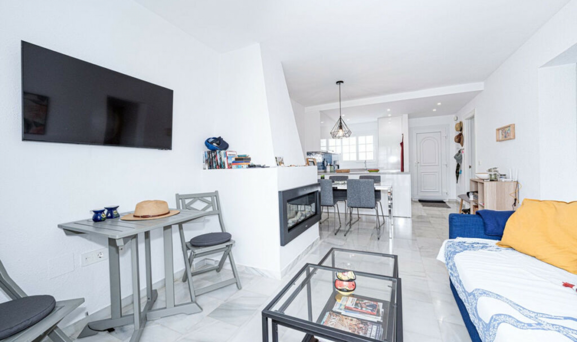 Resale - Apartment -
La Duquesa