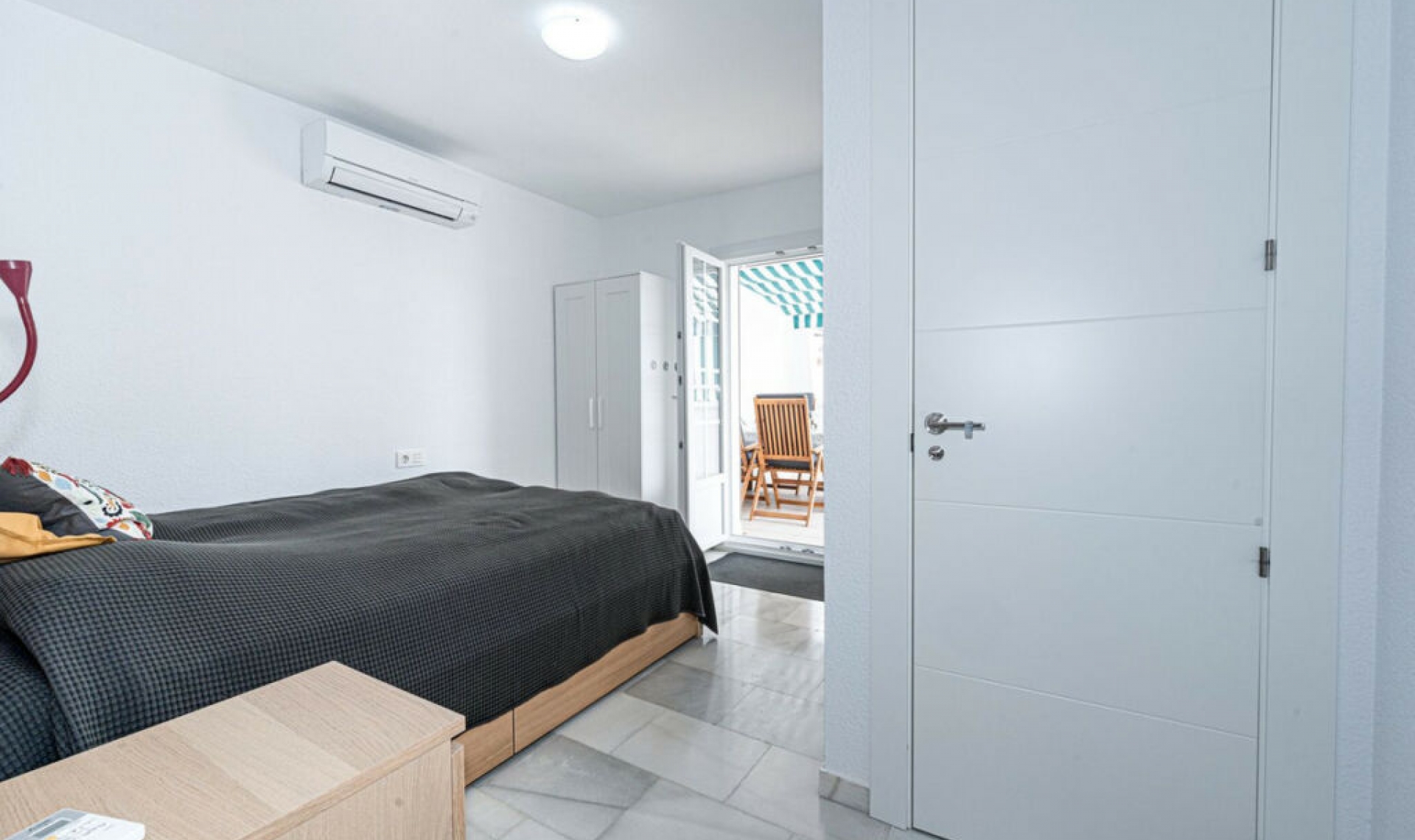 Resale - Apartment -
La Duquesa