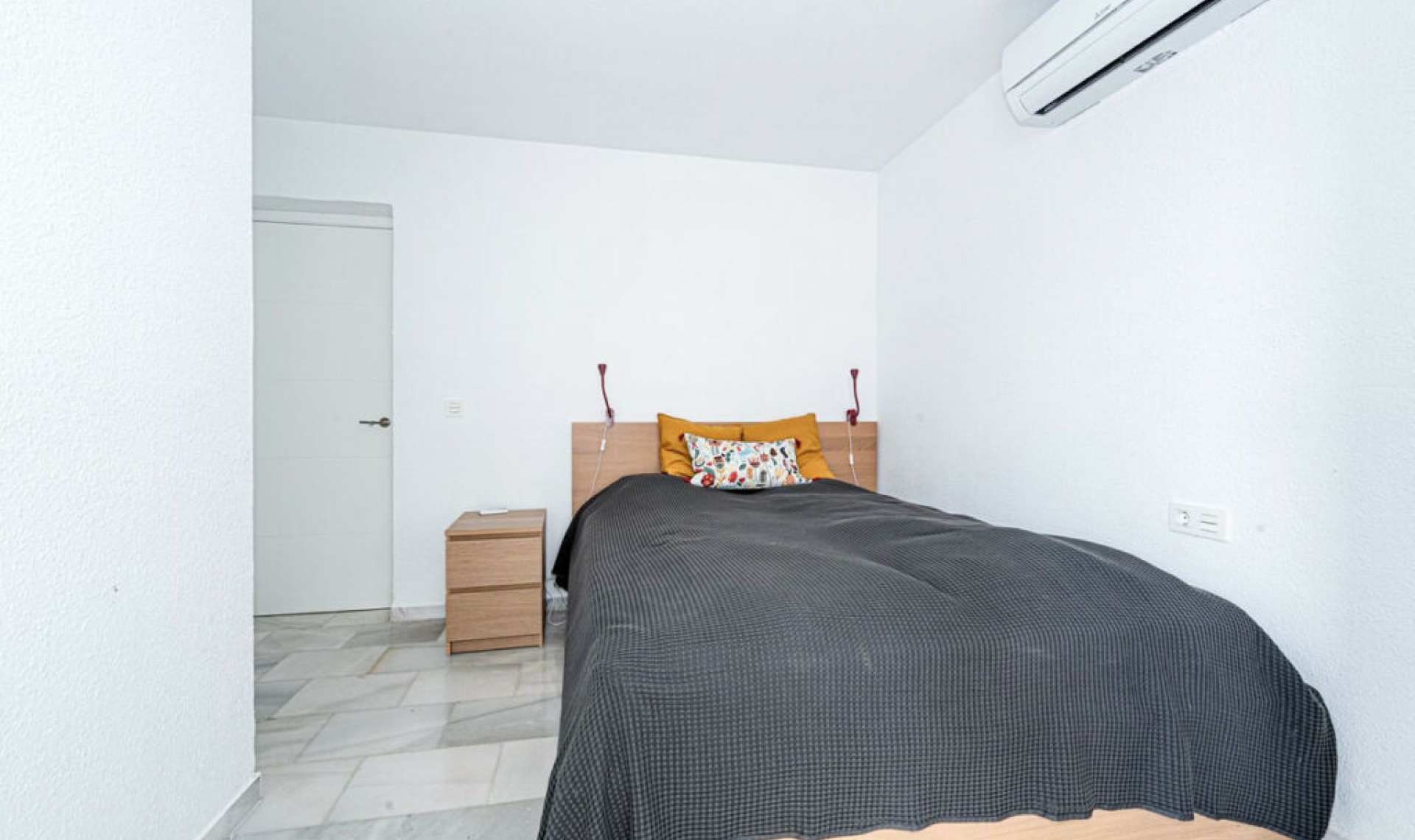 Resale - Apartment -
La Duquesa