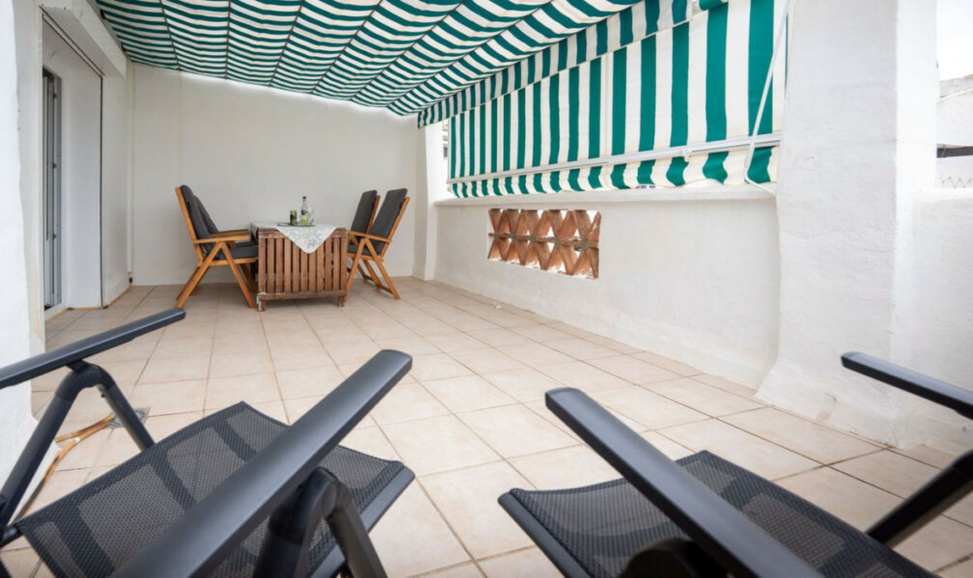 Resale - Apartment -
La Duquesa