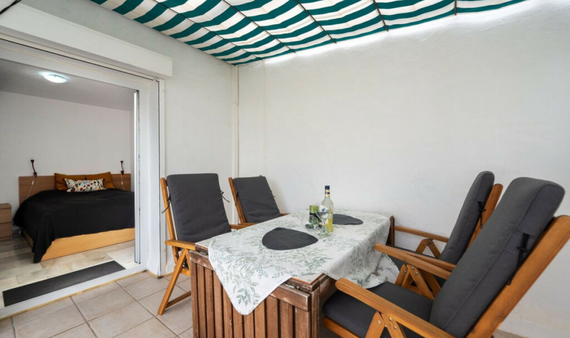 Resale - Apartment -
La Duquesa