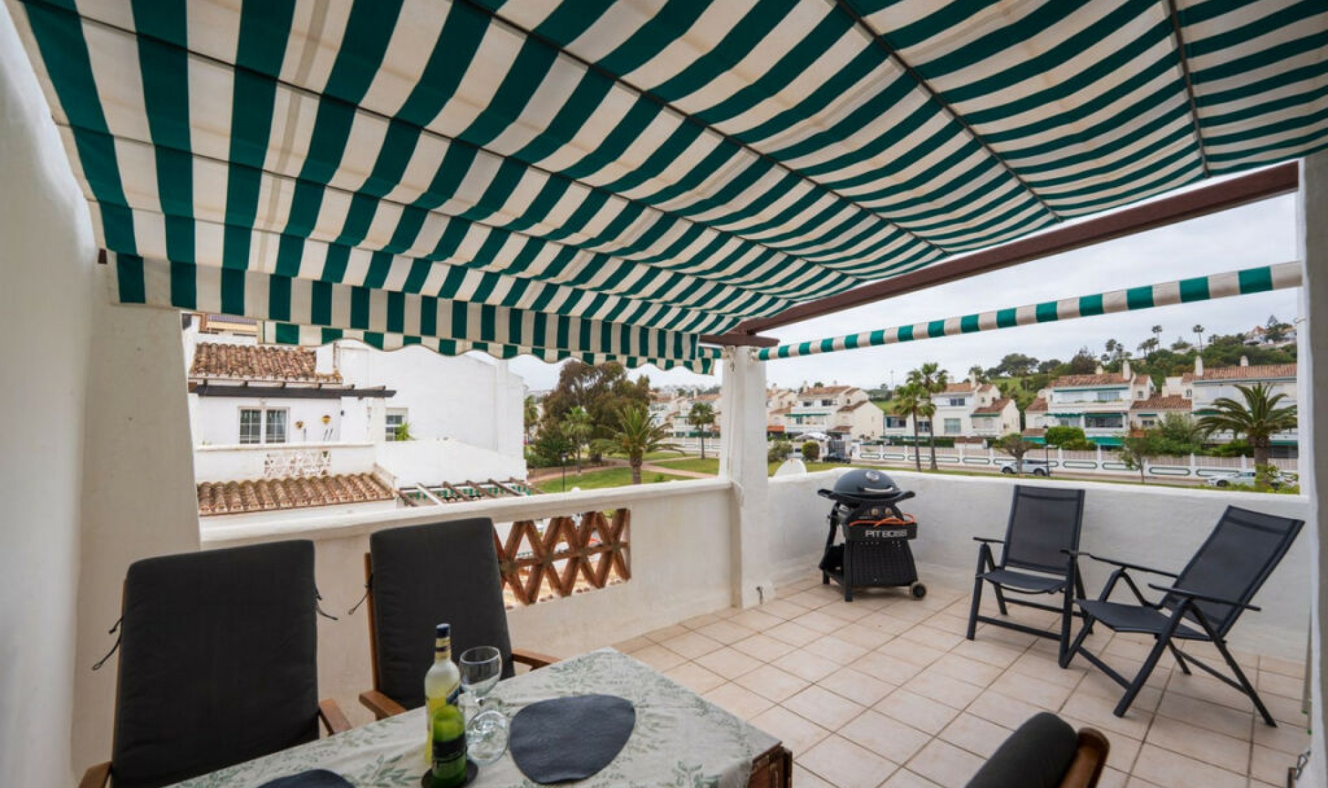 Resale - Apartment -
La Duquesa