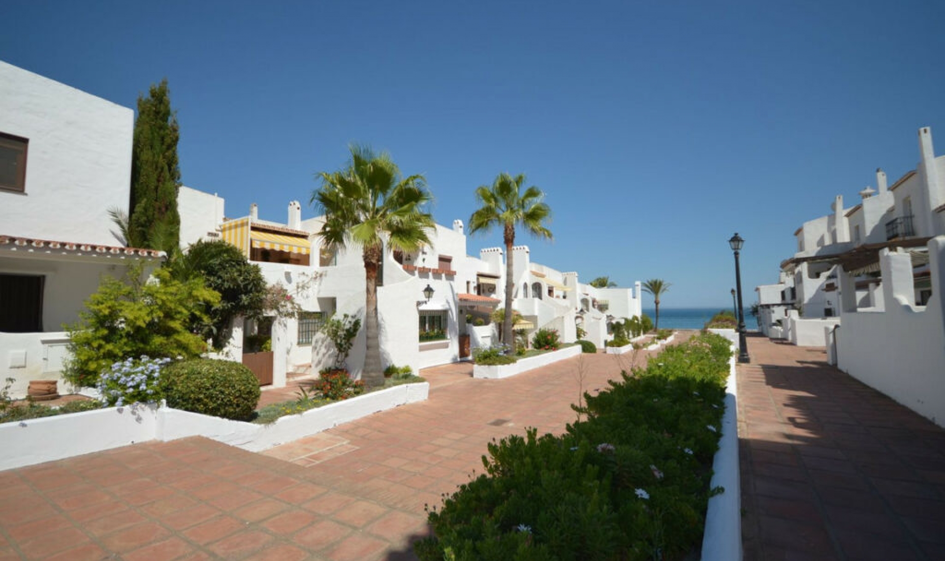 Resale - Apartment -
La Duquesa