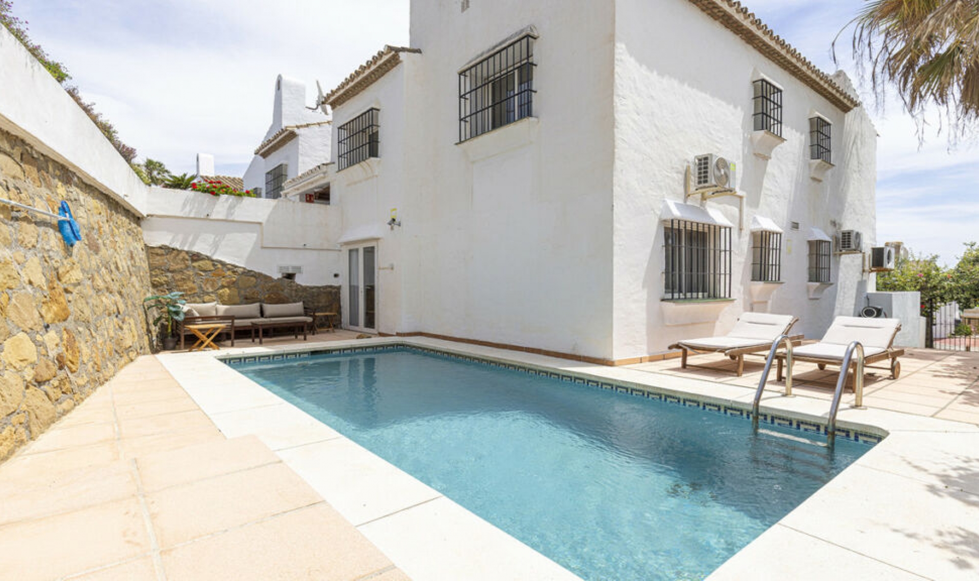 Resale - Apartment -
La Duquesa