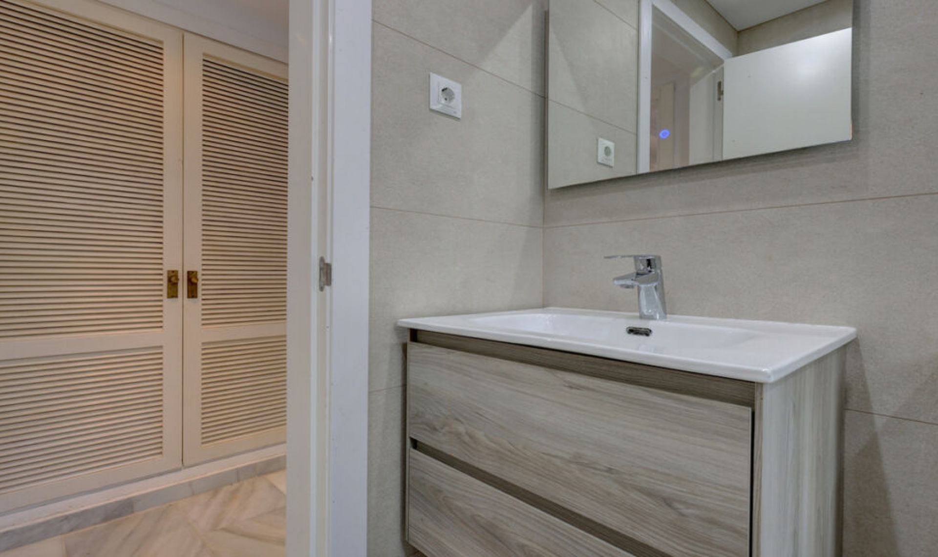 Resale - Apartment -
La Duquesa