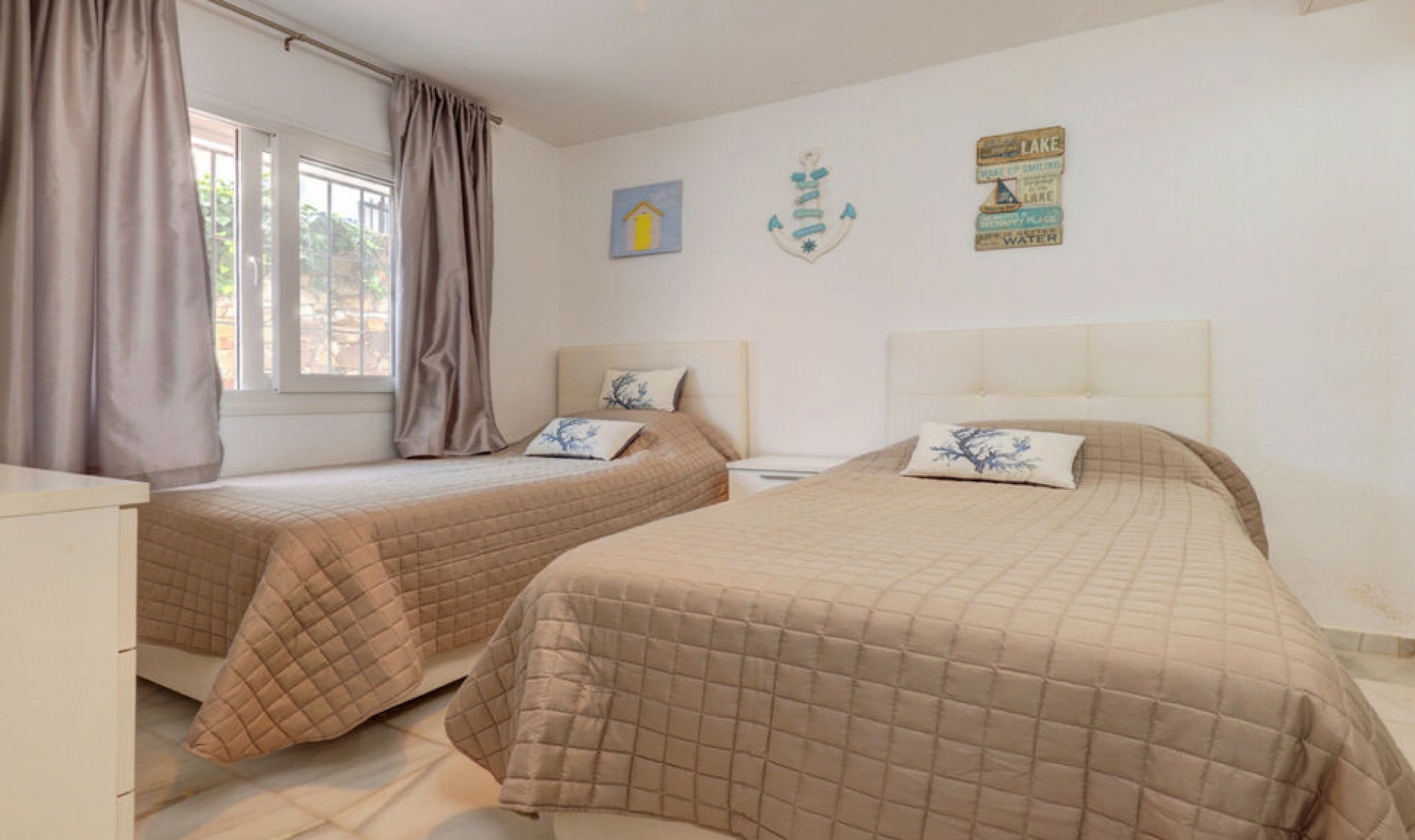 Resale - Apartment -
La Duquesa