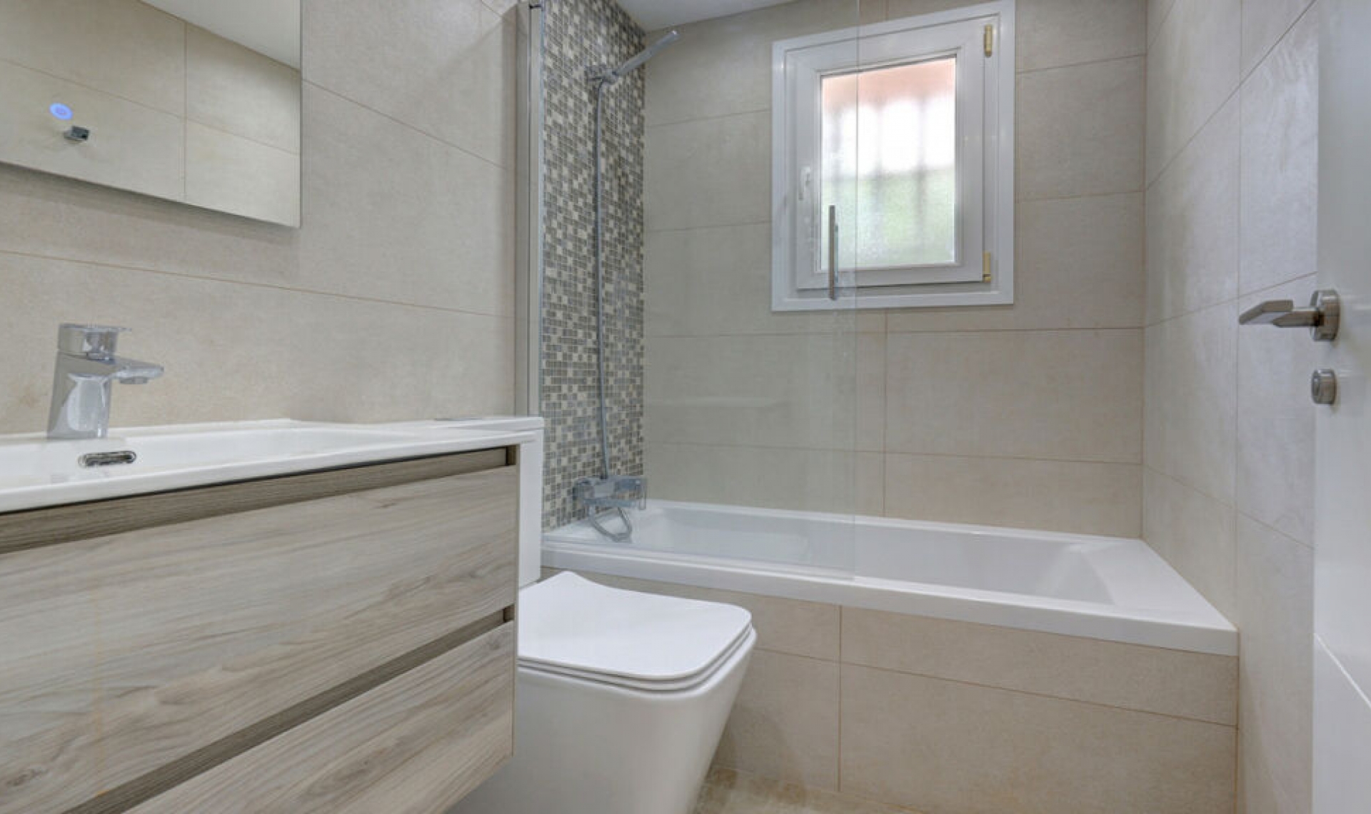 Resale - Apartment -
La Duquesa