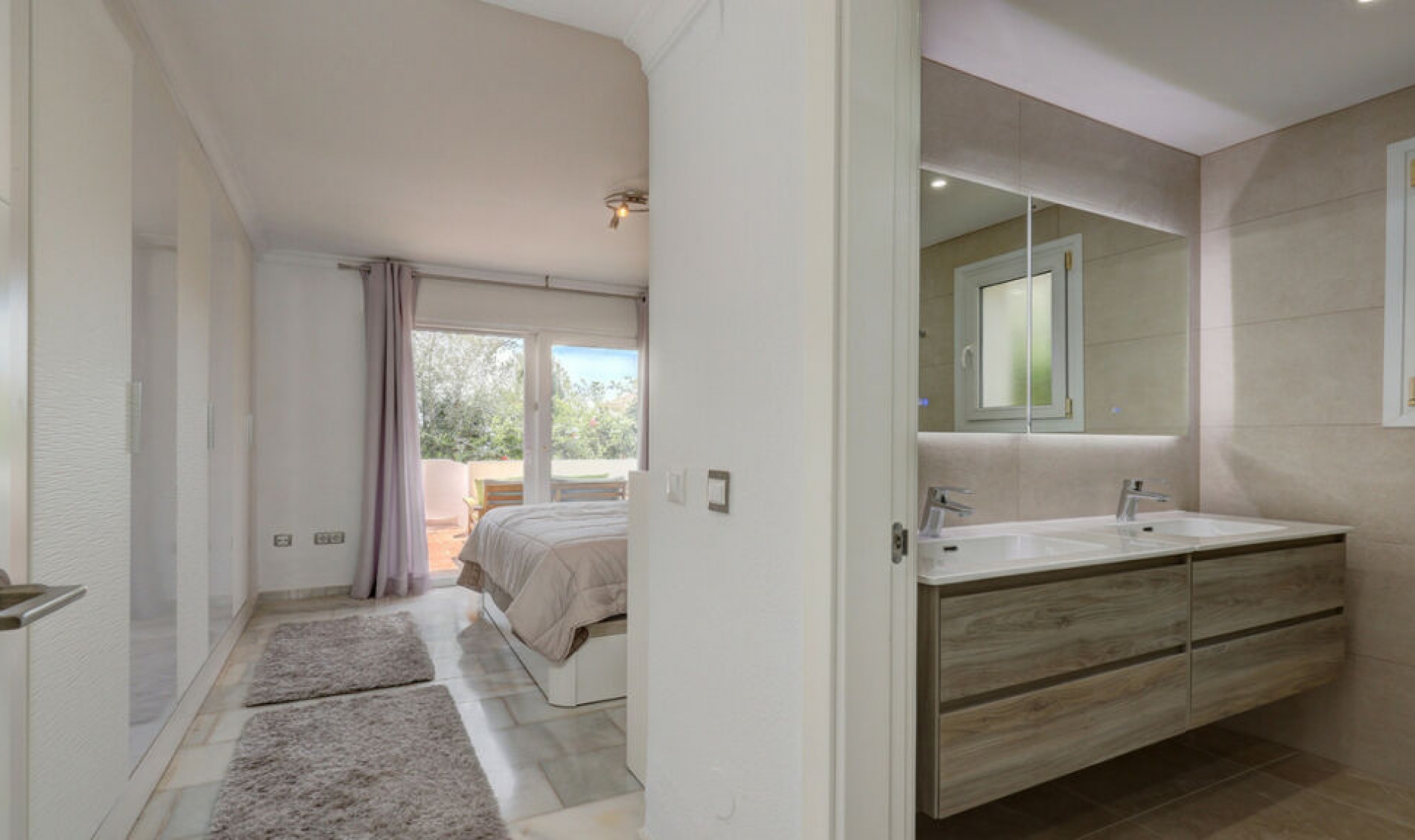 Resale - Apartment -
La Duquesa