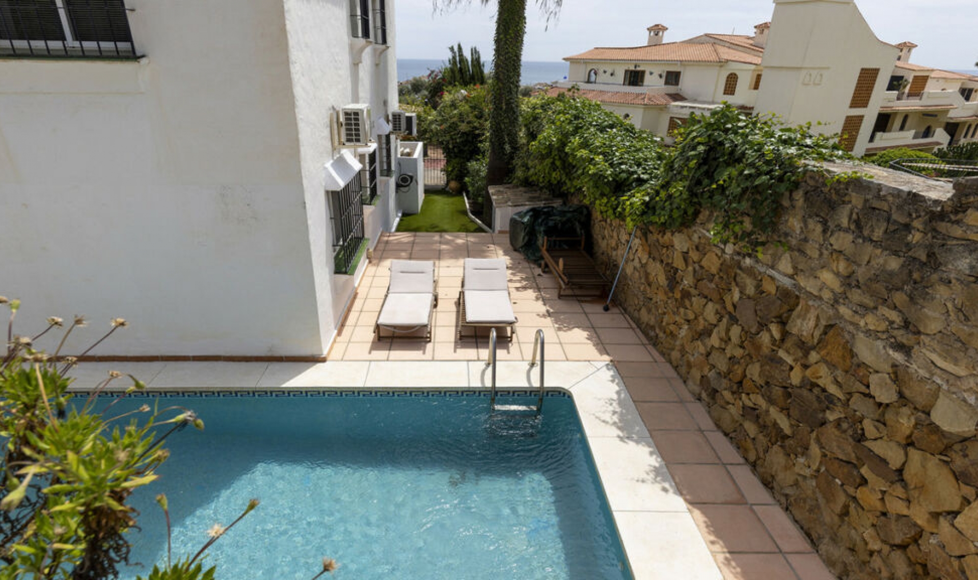 Resale - Apartment -
La Duquesa