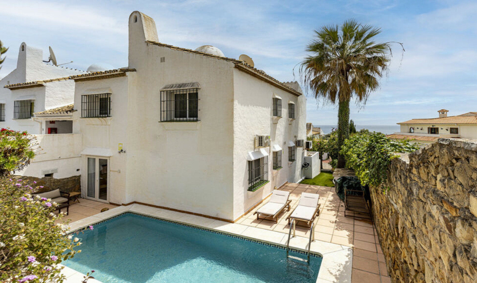 Resale - Apartment -
La Duquesa