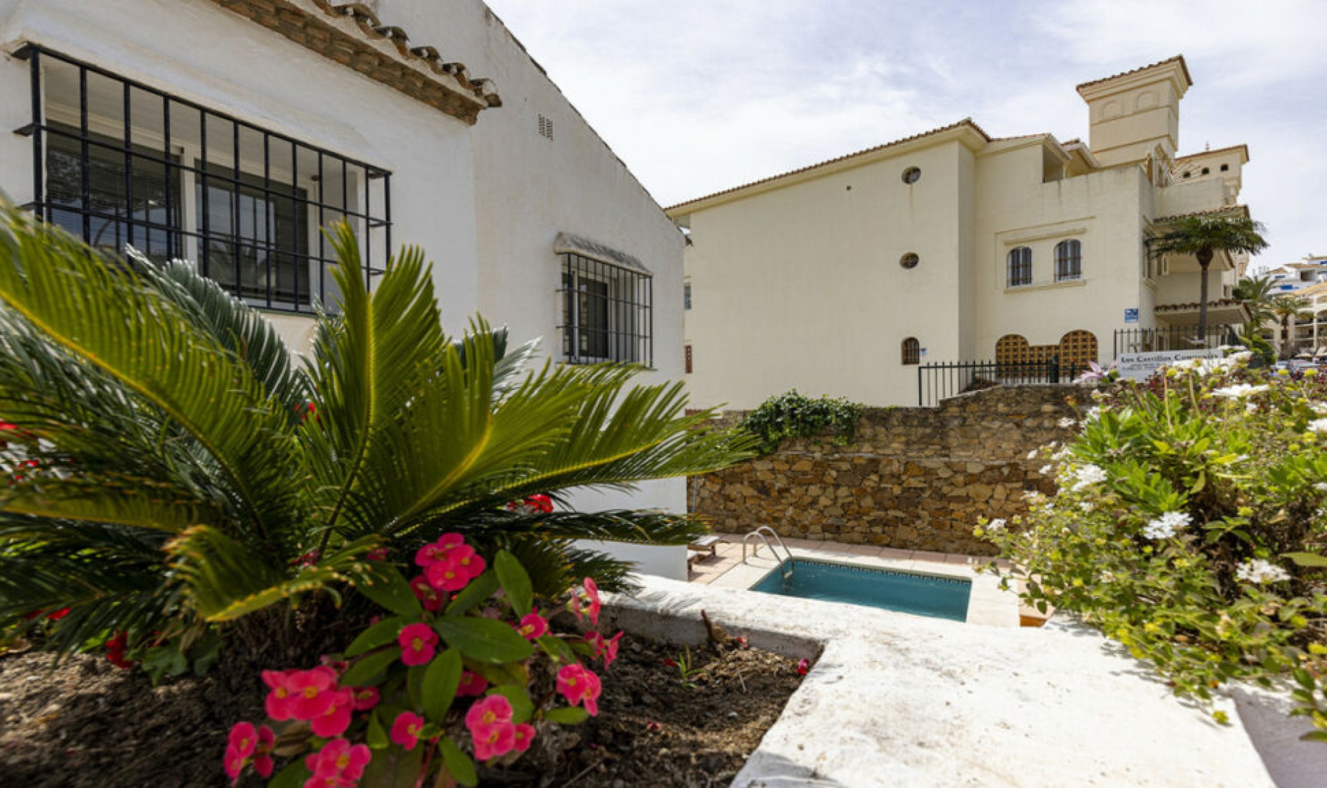 Resale - Apartment -
La Duquesa