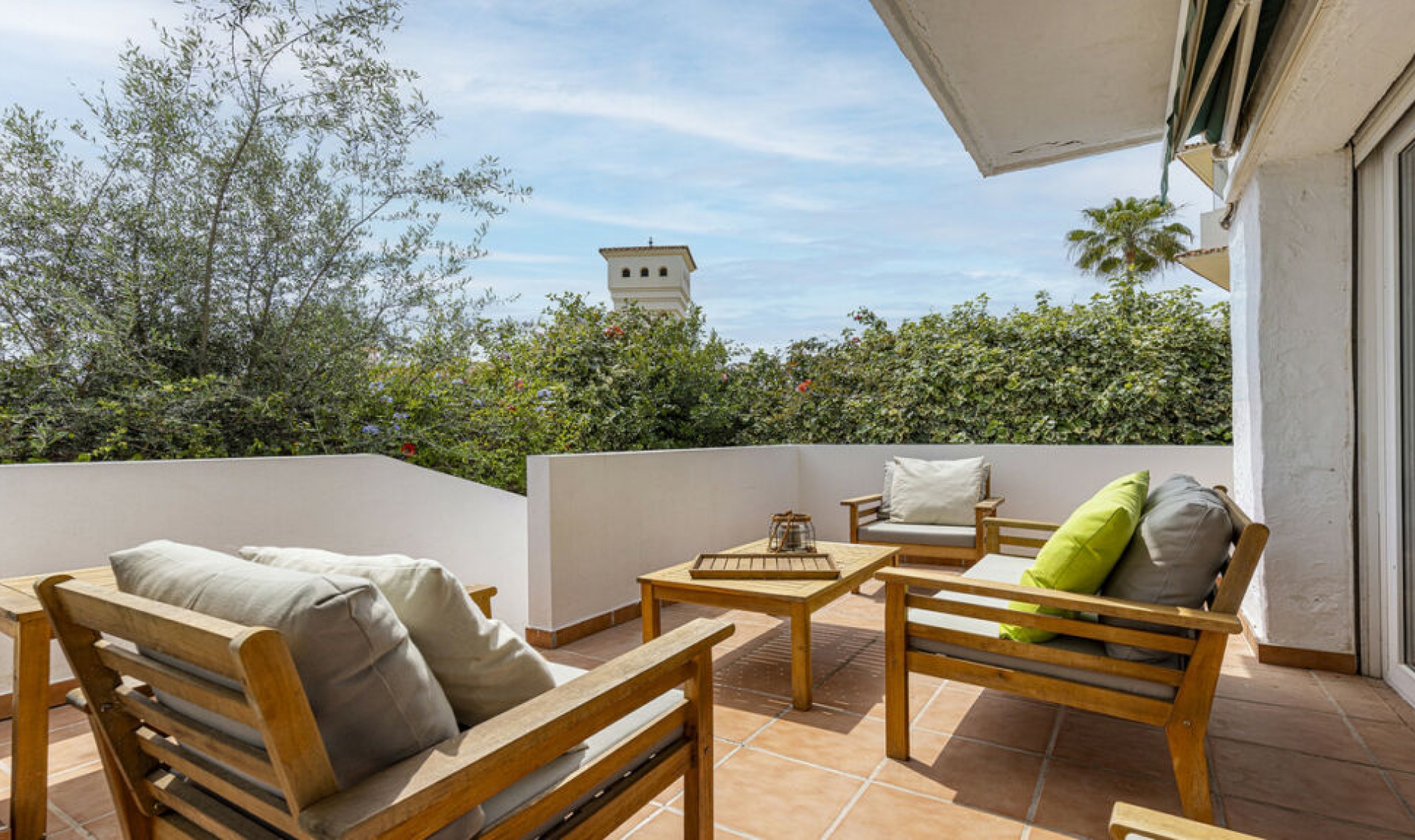 Resale - Apartment -
La Duquesa