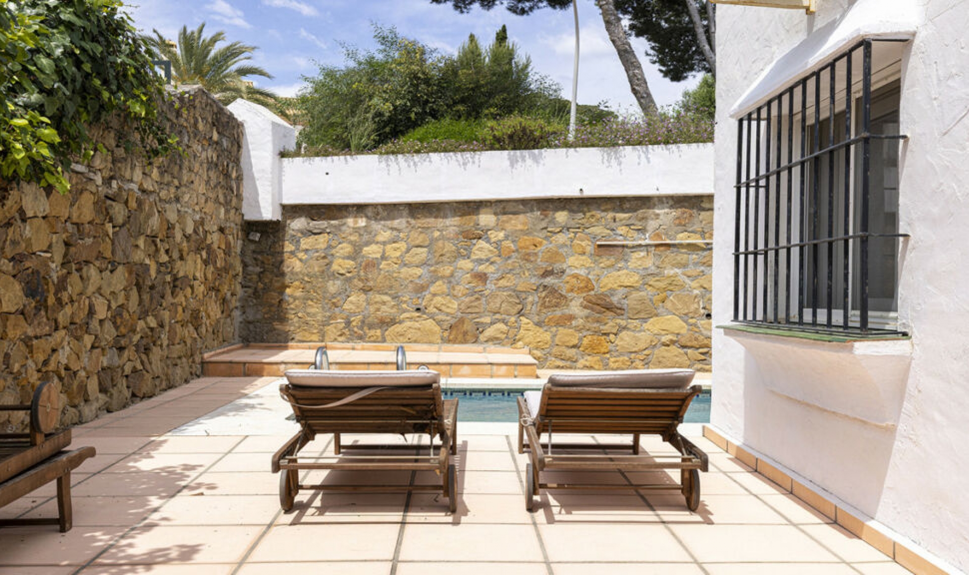 Resale - Apartment -
La Duquesa