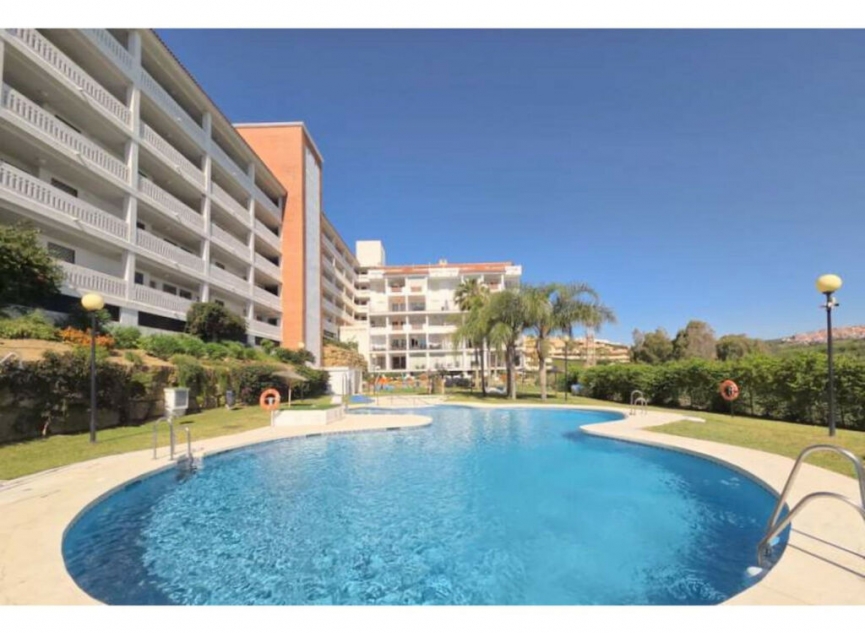 Resale - Apartment -
La Duquesa