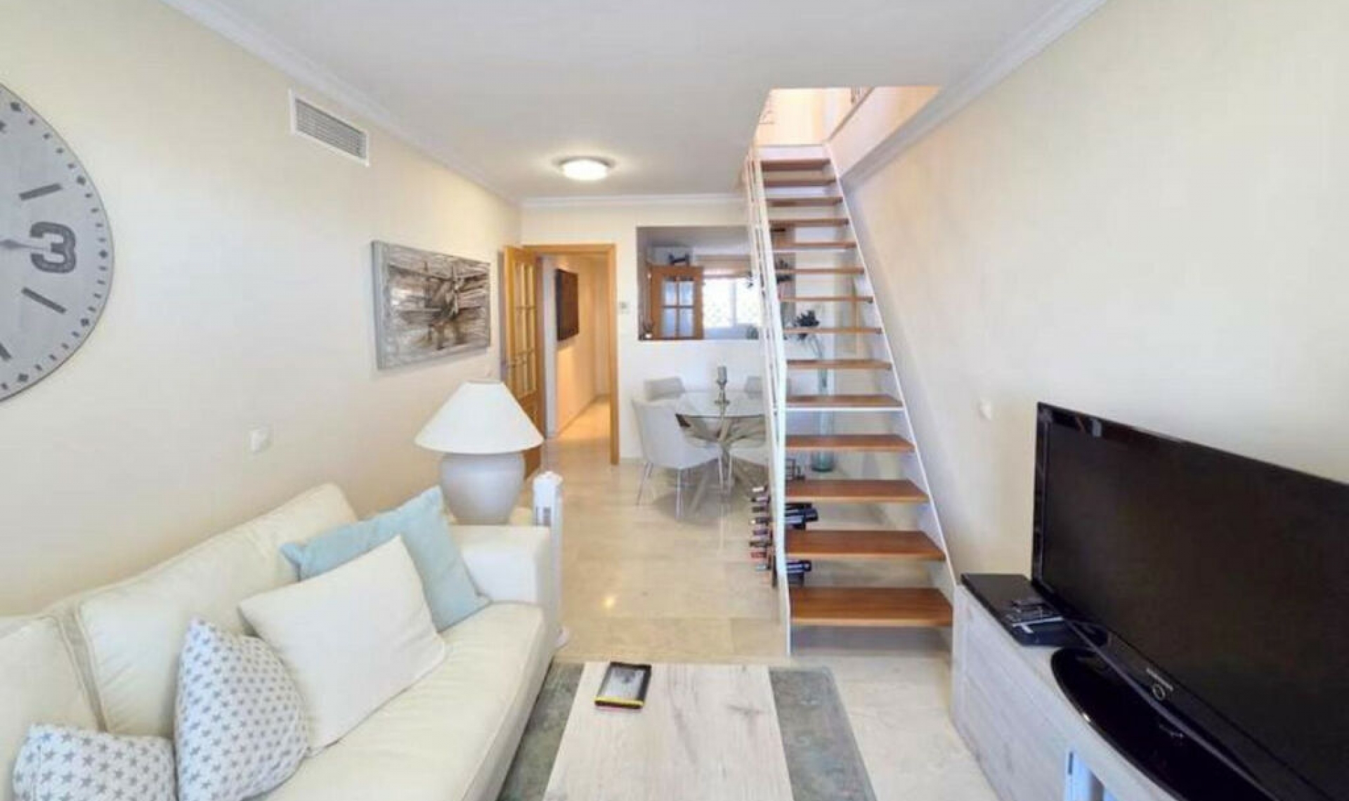 Resale - Apartment -
La Duquesa