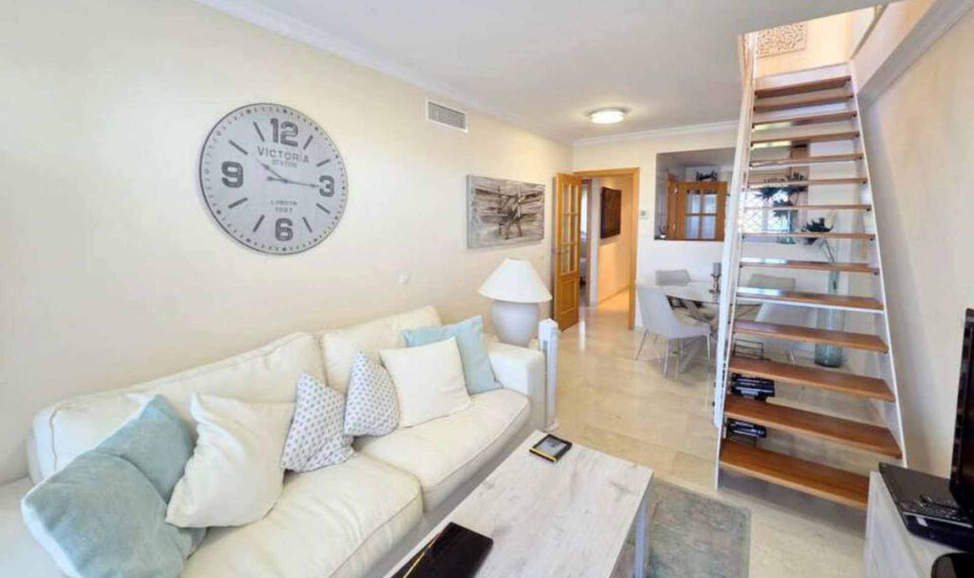 Resale - Apartment -
La Duquesa