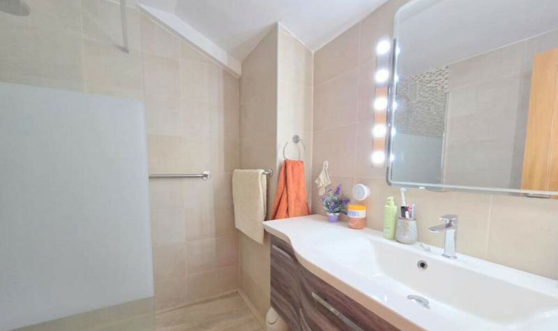 Resale - Apartment -
La Duquesa