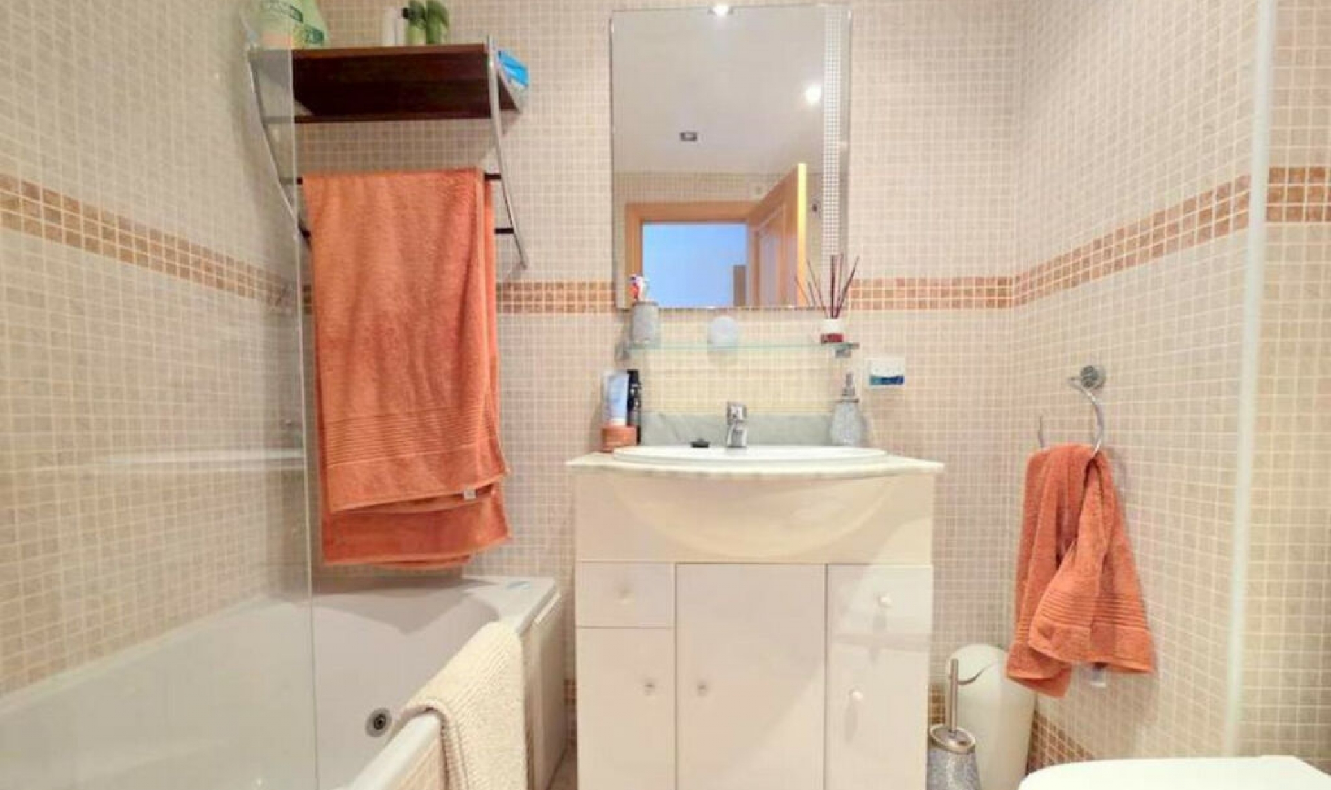 Resale - Apartment -
La Duquesa