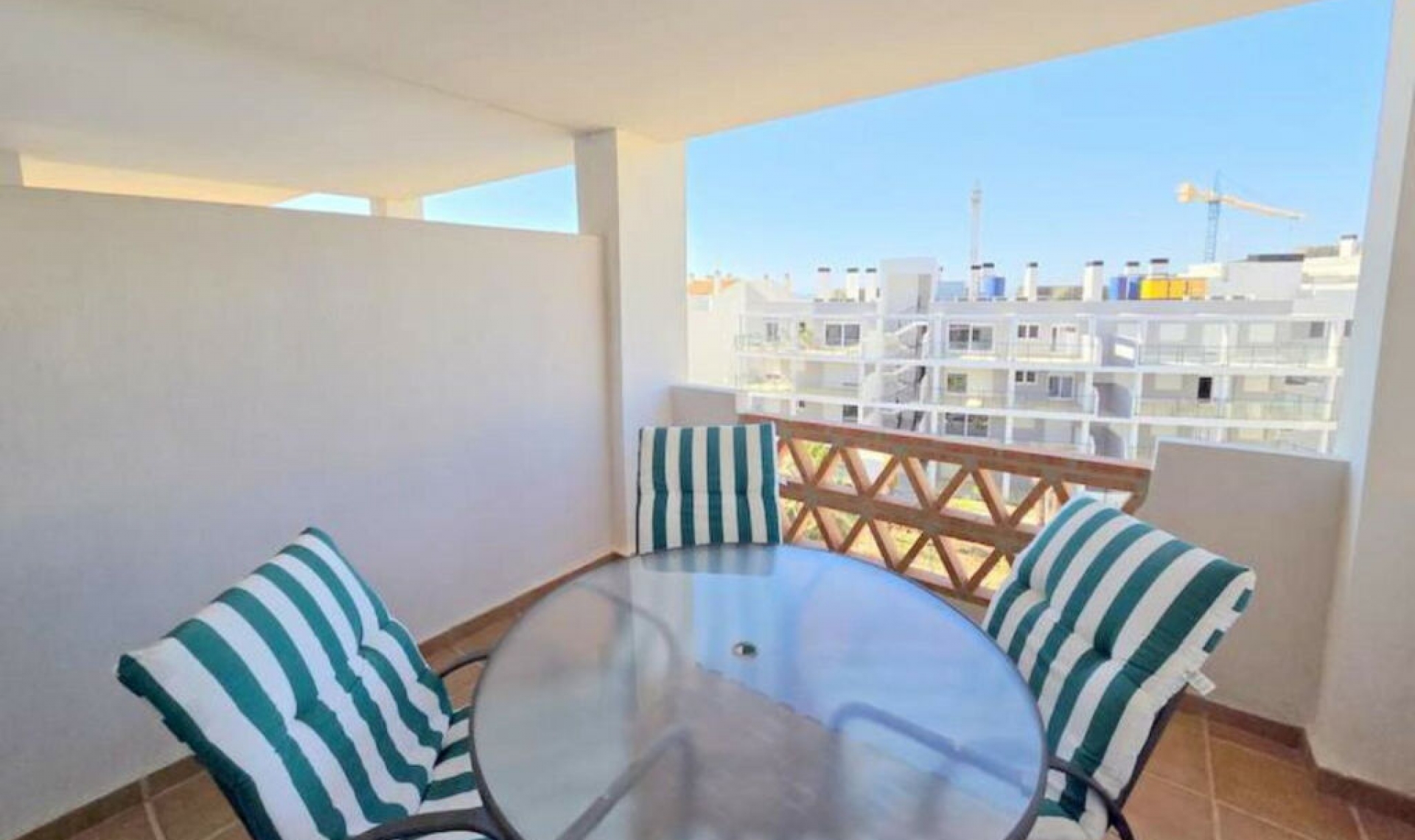 Resale - Apartment -
La Duquesa