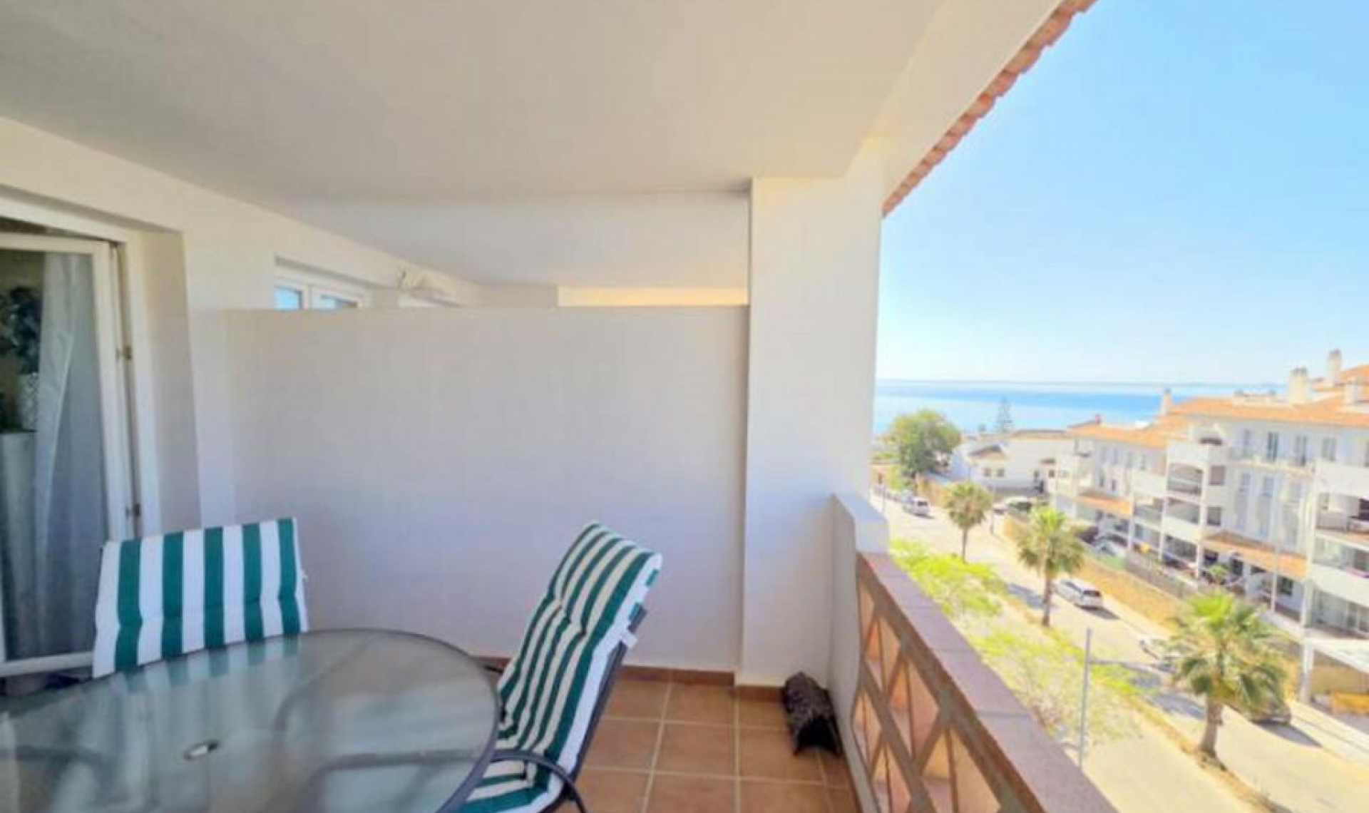 Resale - Apartment -
La Duquesa