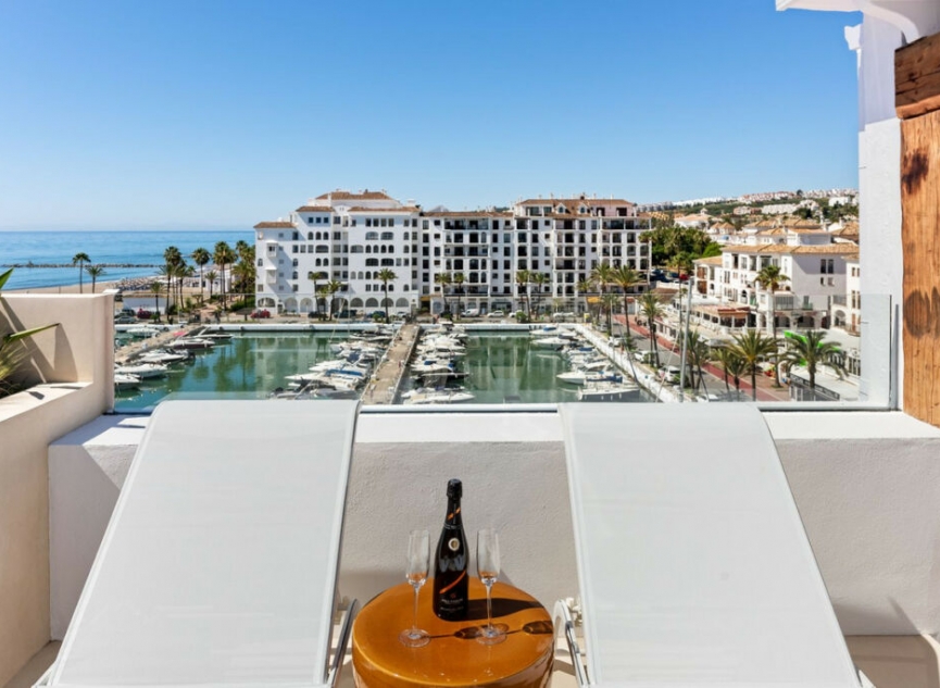 Resale - Apartment -
La Duquesa