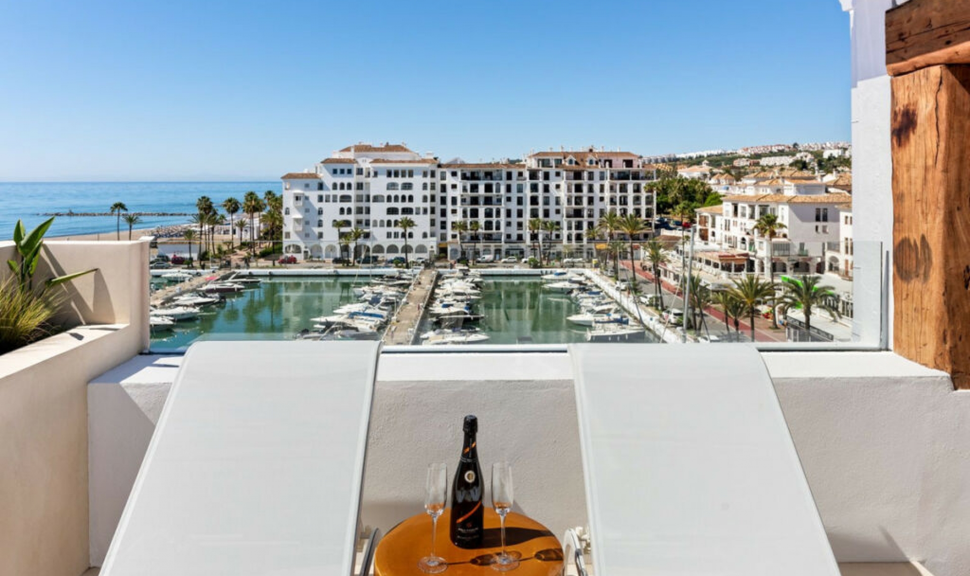 Resale - Apartment -
La Duquesa