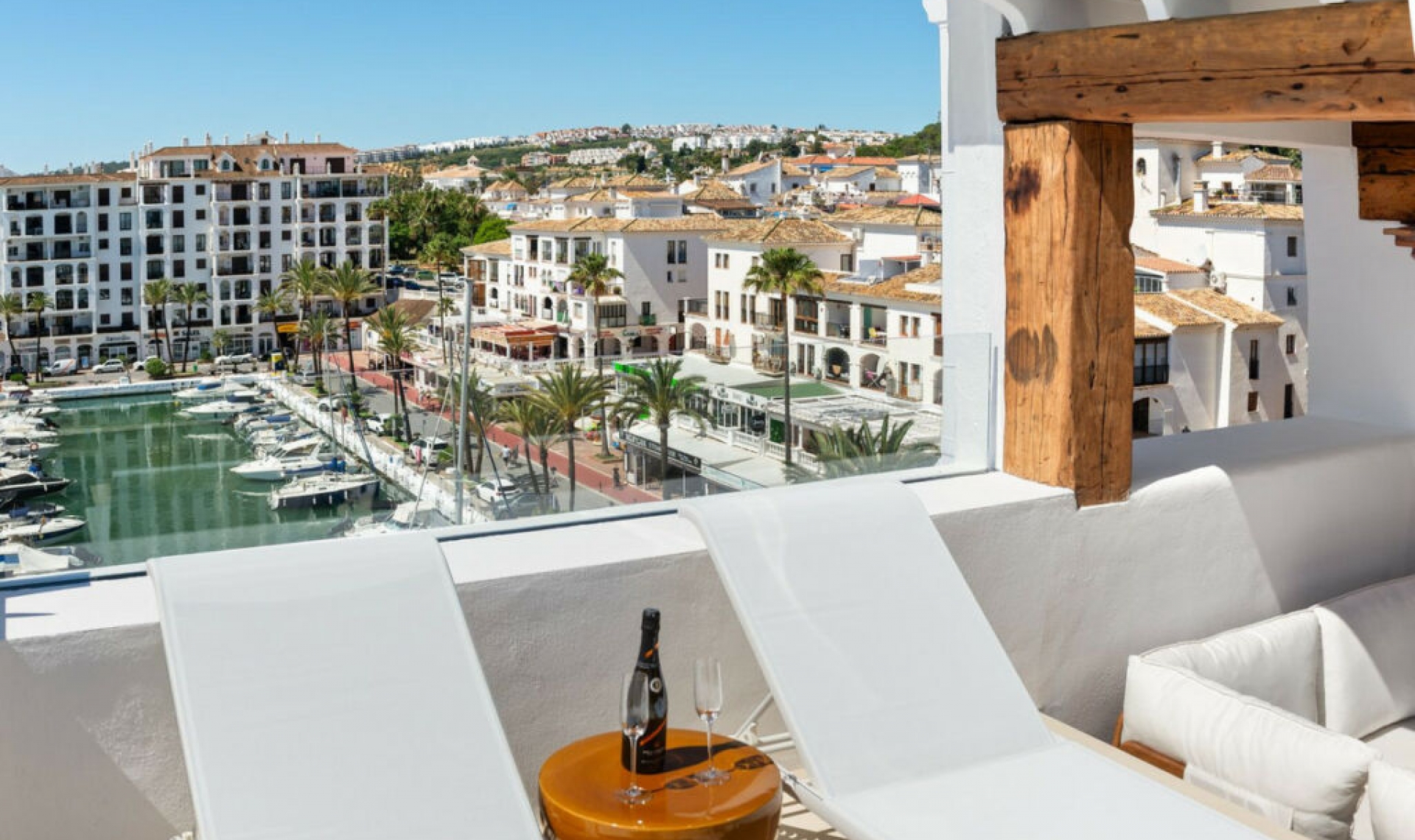 Resale - Apartment -
La Duquesa