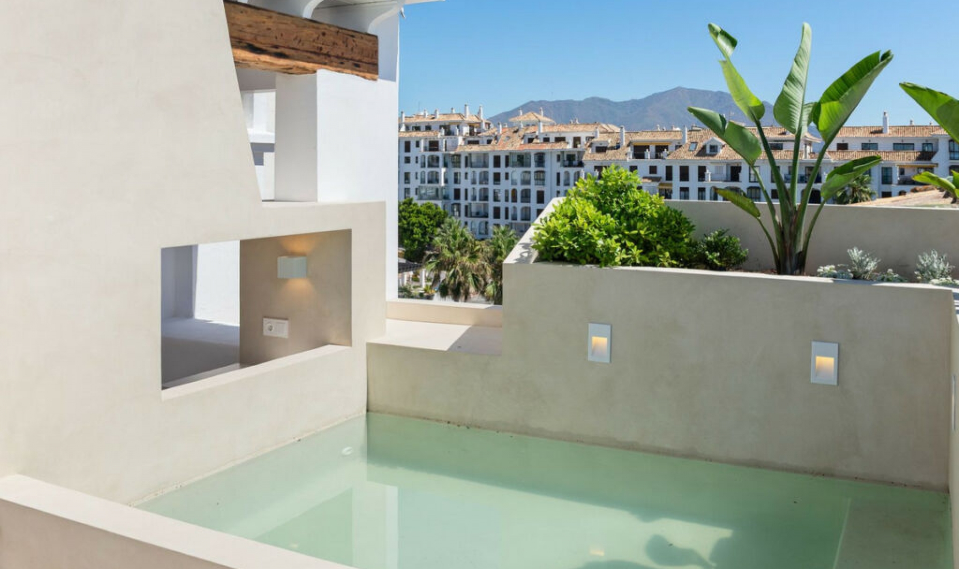 Resale - Apartment -
La Duquesa