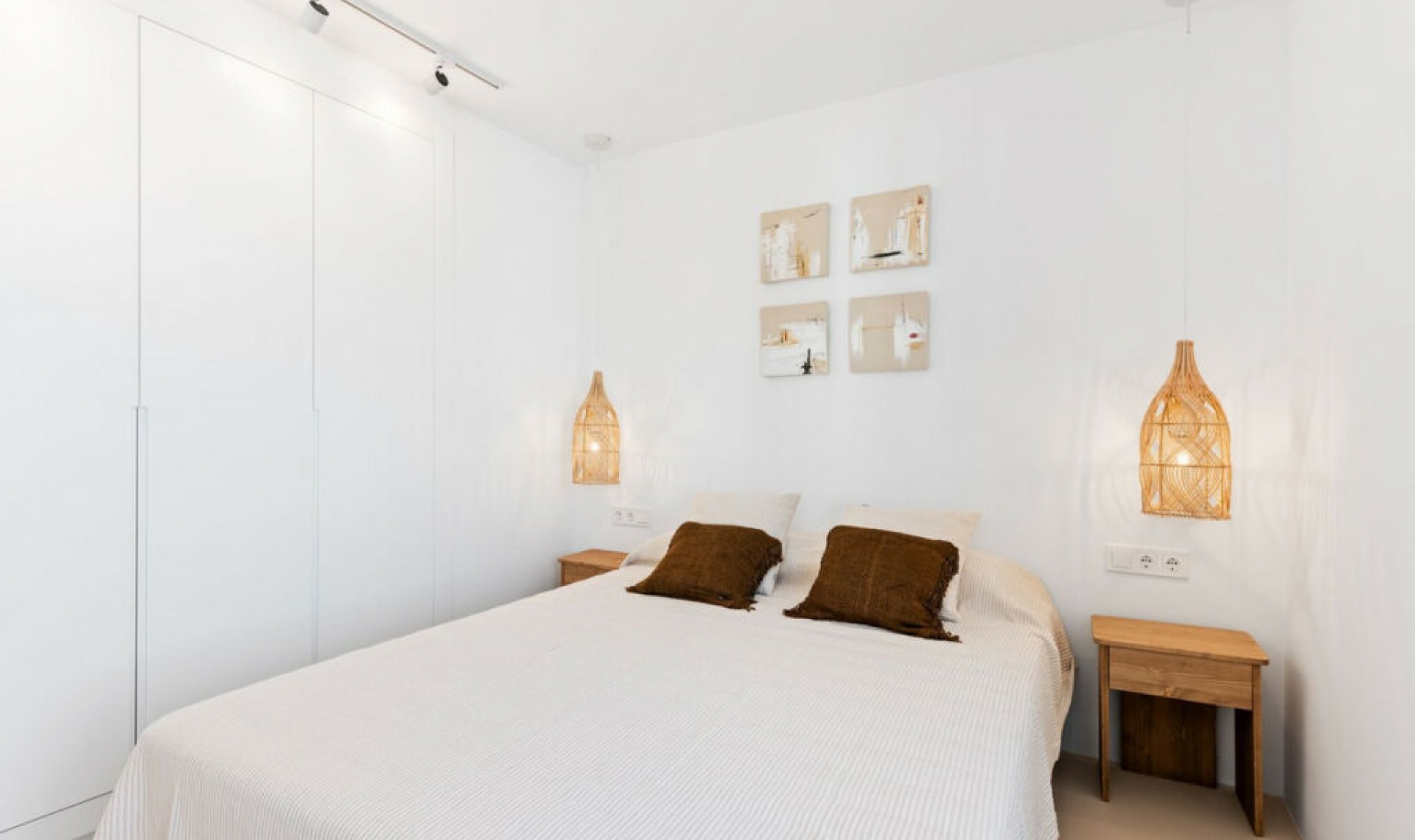 Resale - Apartment -
La Duquesa