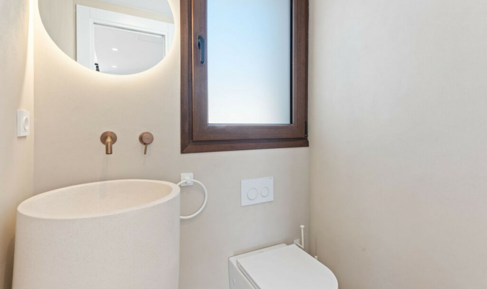 Resale - Apartment -
La Duquesa