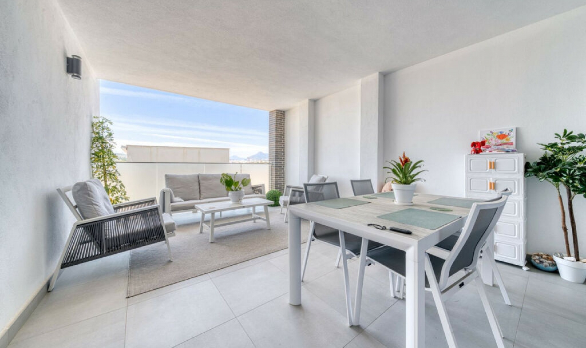 Resale - Apartment -
La Duquesa