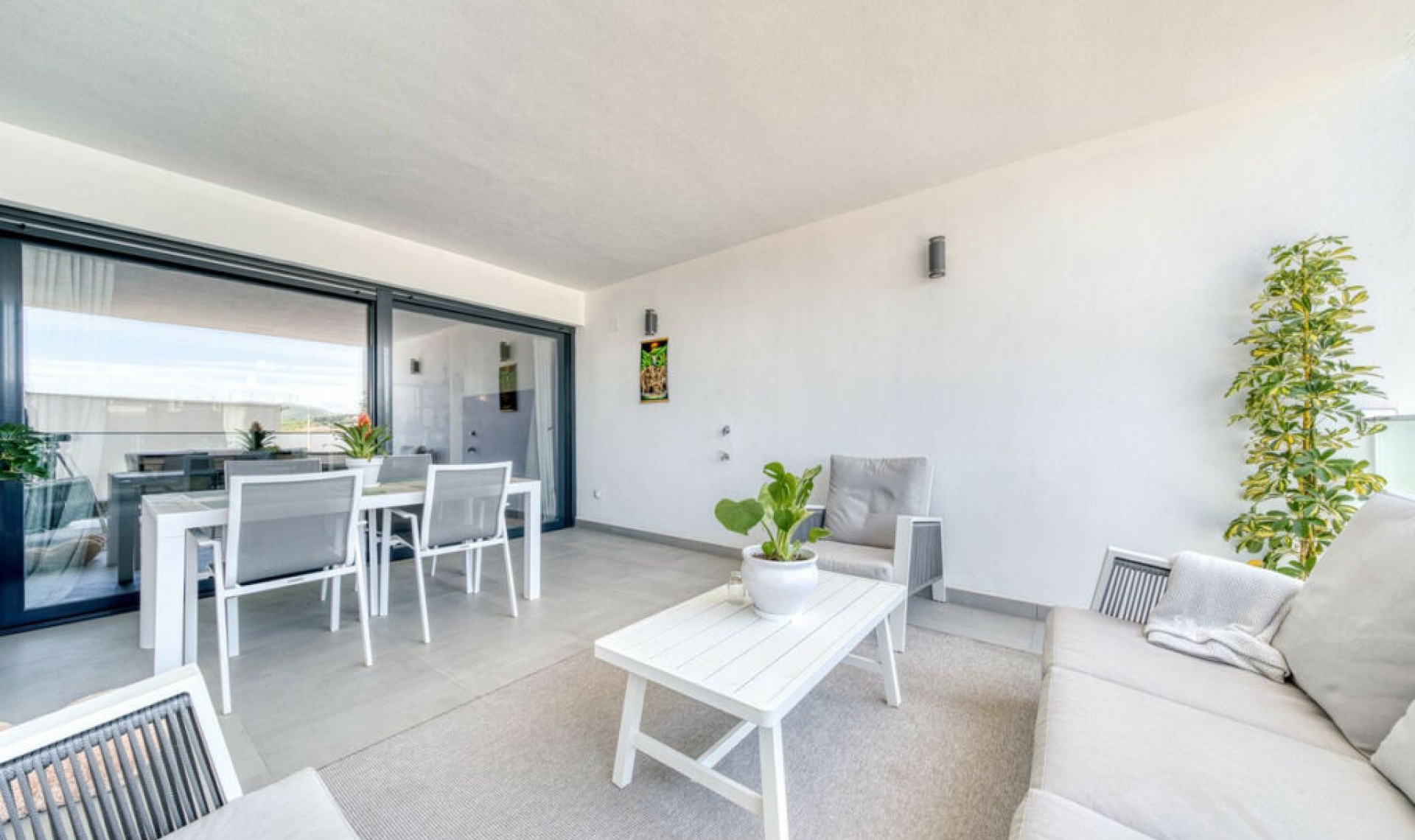 Resale - Apartment -
La Duquesa