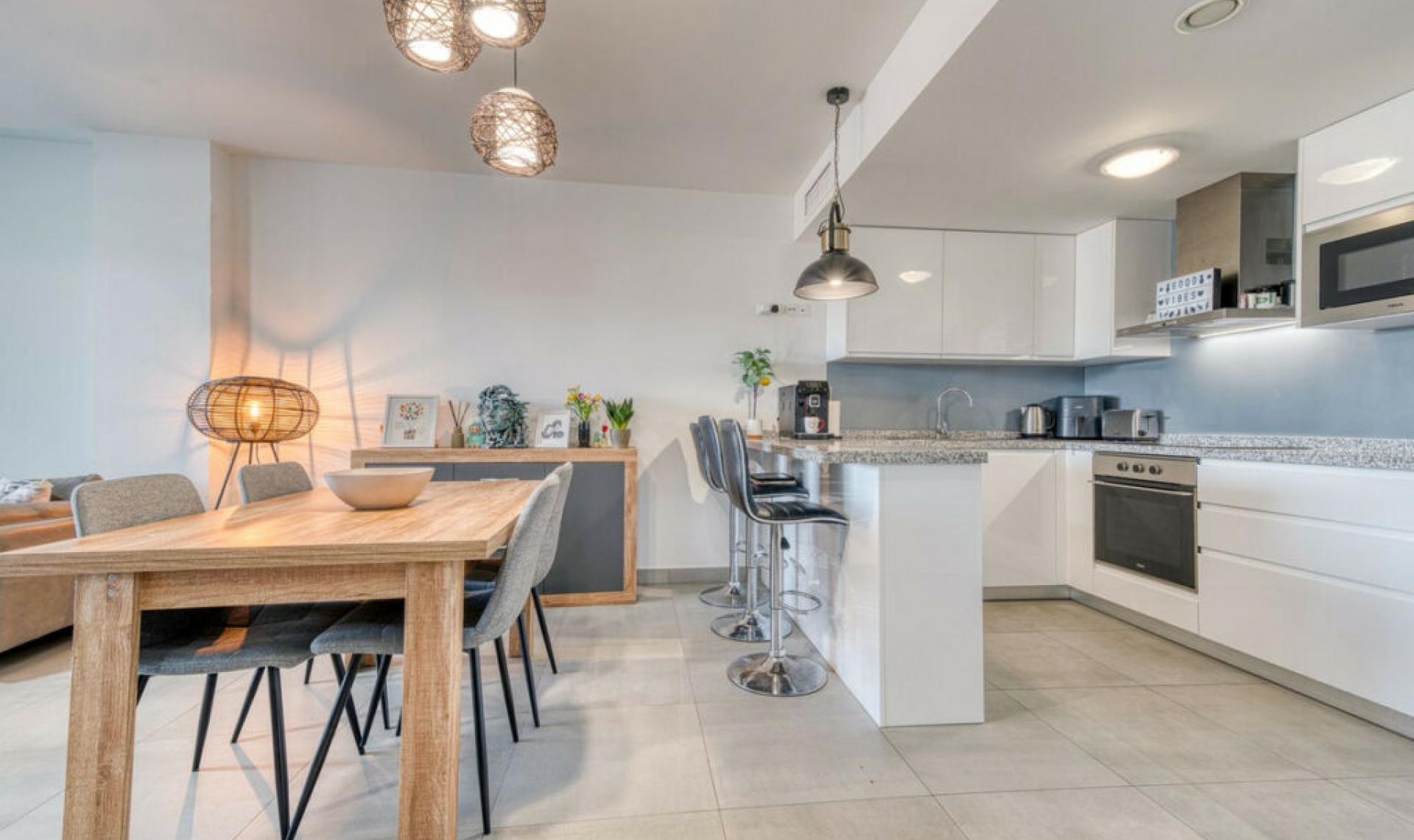 Resale - Apartment -
La Duquesa