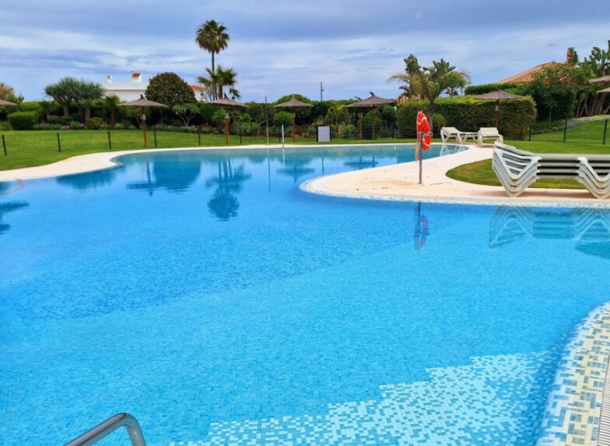 Resale - Apartment -
La Duquesa