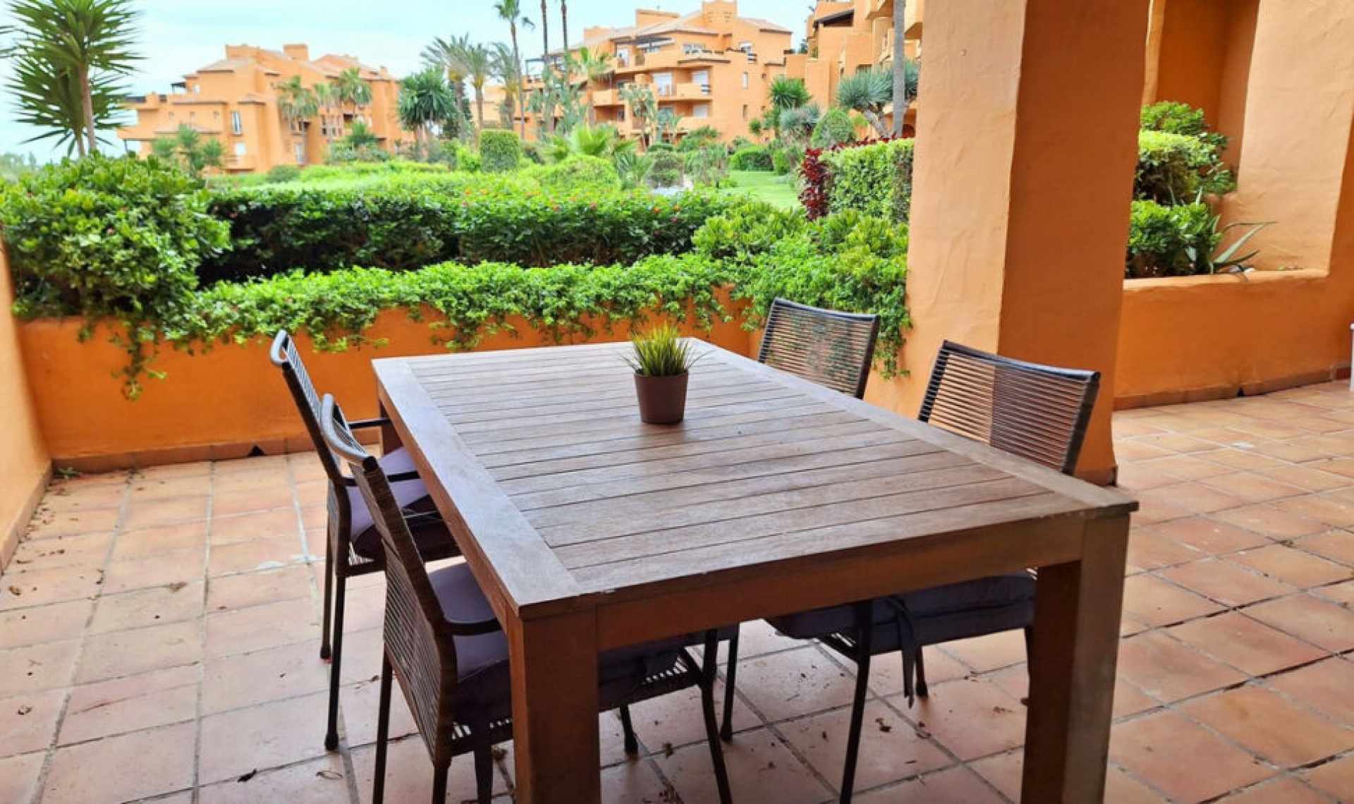 Resale - Apartment -
La Duquesa