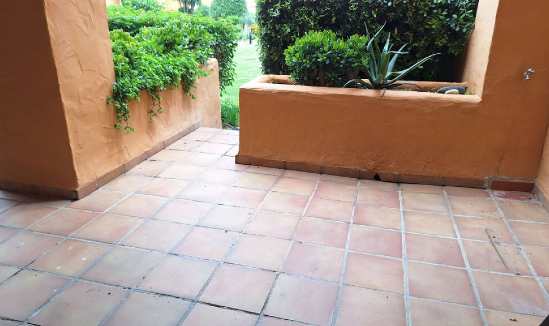 Resale - Apartment -
La Duquesa