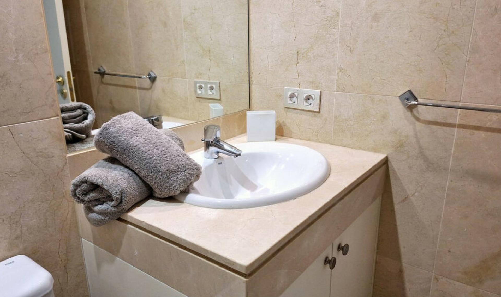 Resale - Apartment -
La Duquesa