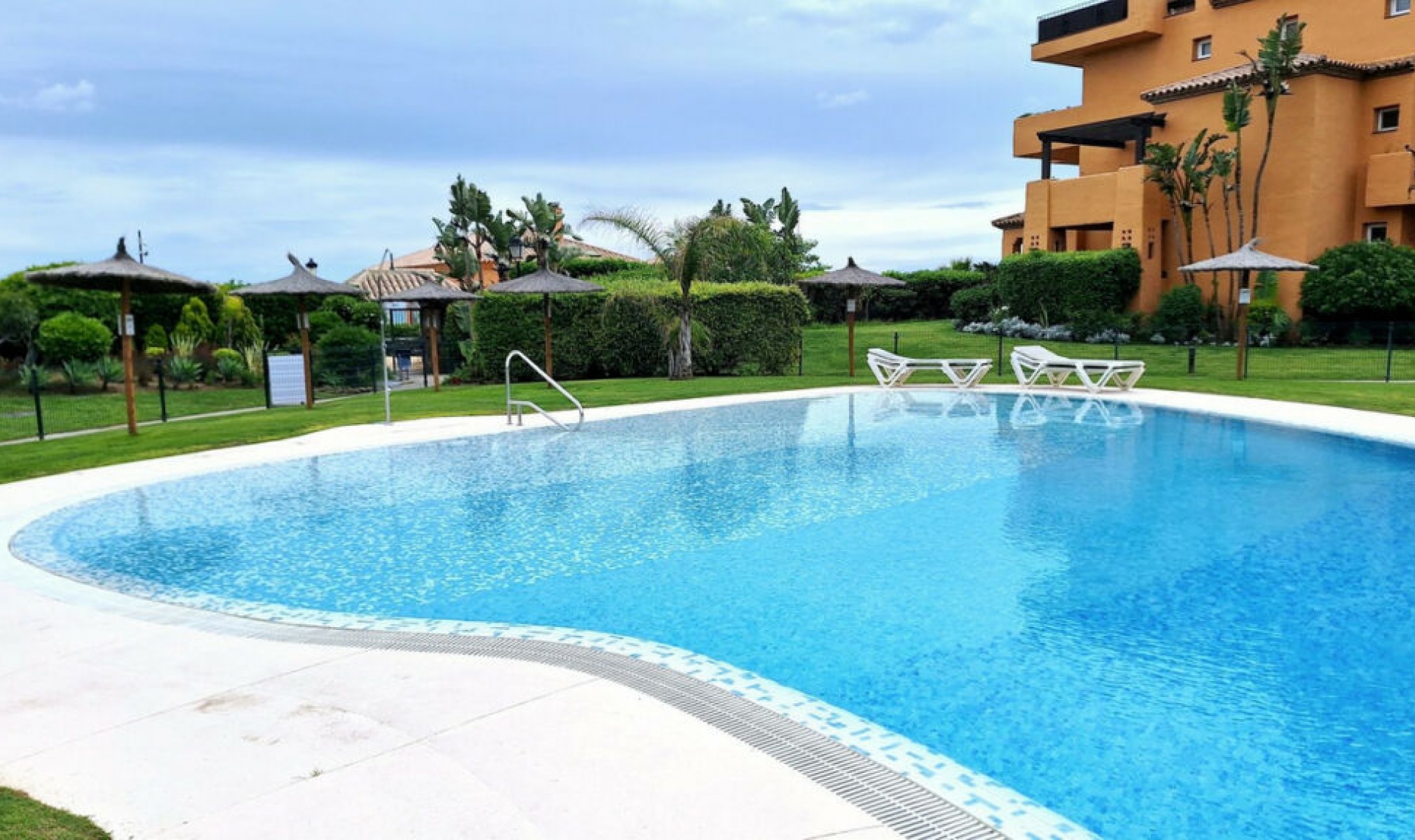 Resale - Apartment -
La Duquesa