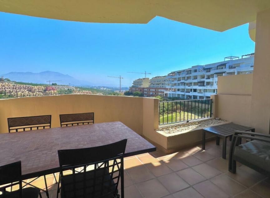 Resale - Apartment -
La Duquesa