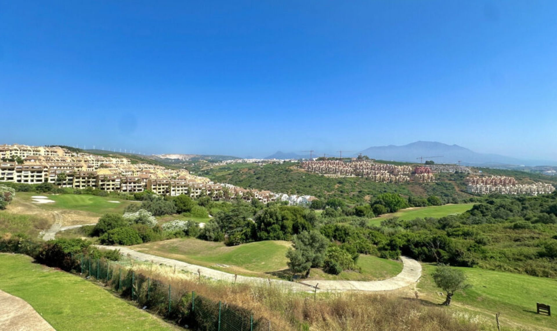 Resale - Apartment -
La Duquesa