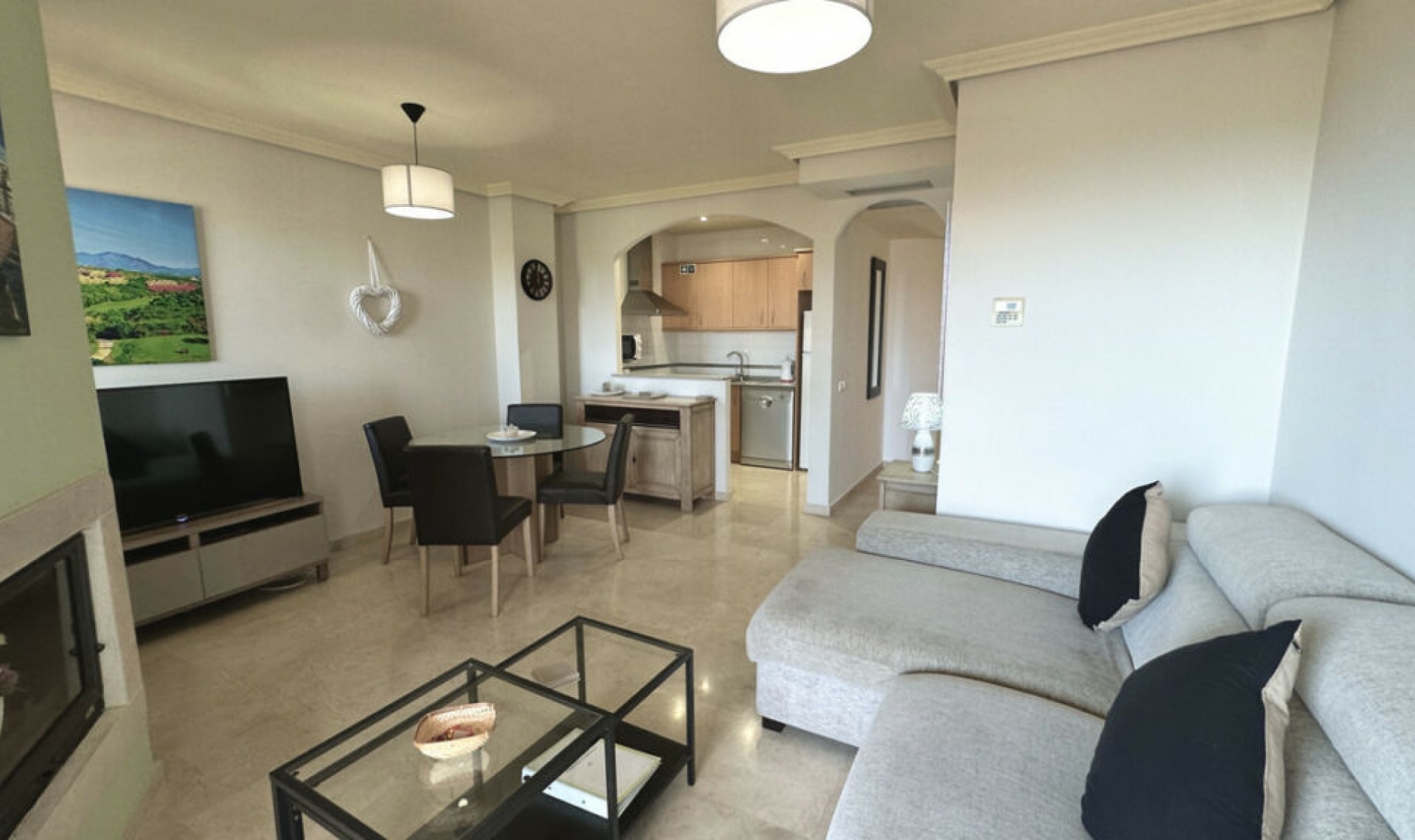 Resale - Apartment -
La Duquesa