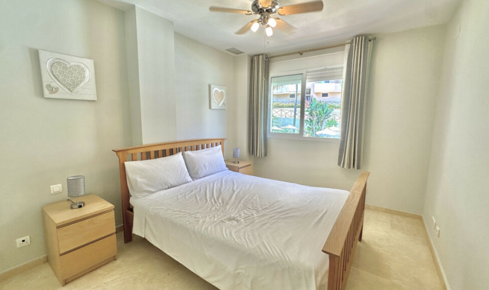 Resale - Apartment -
La Duquesa