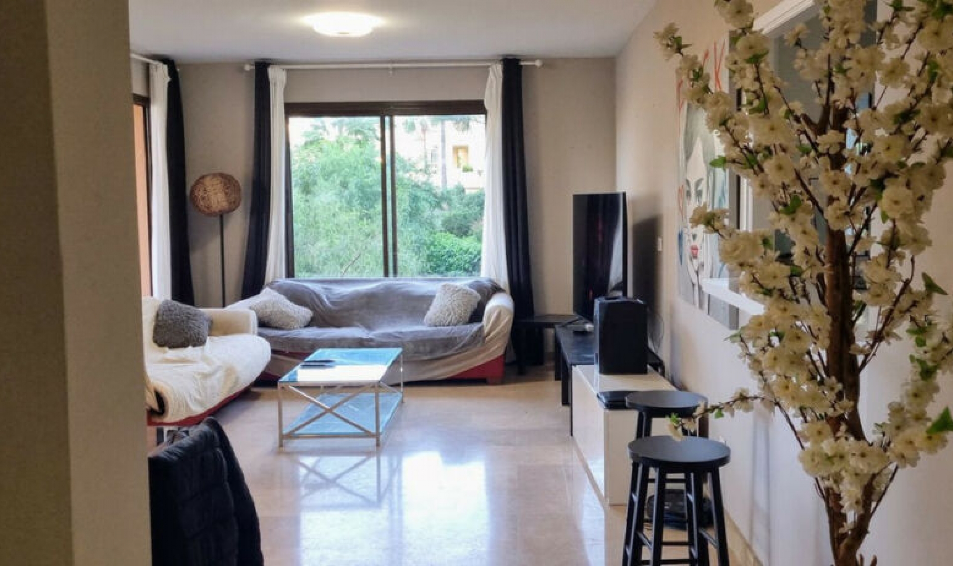 Resale - Apartment -
La Duquesa