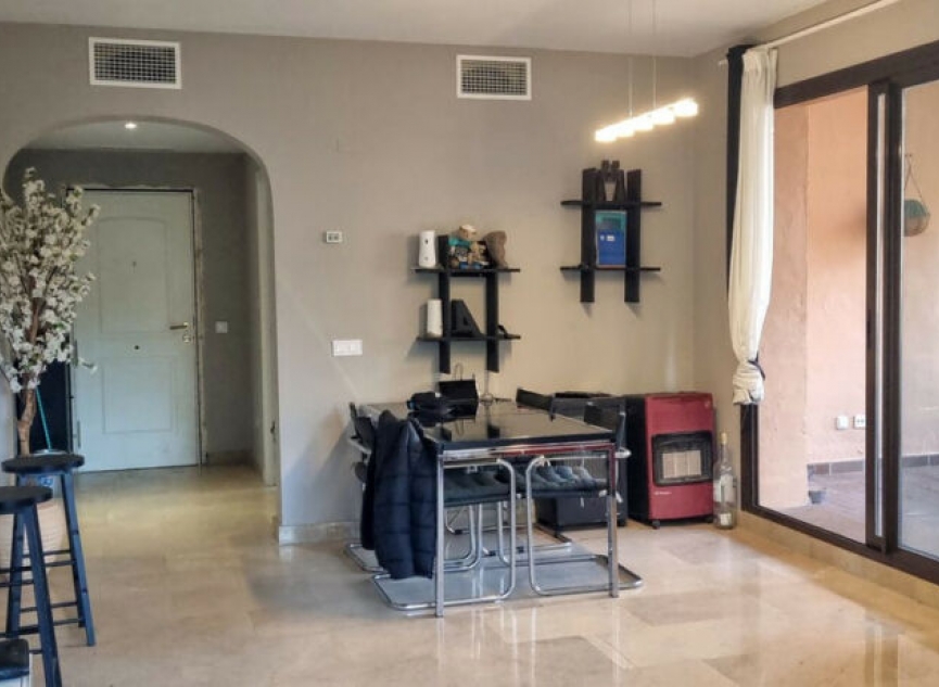 Resale - Apartment -
La Duquesa