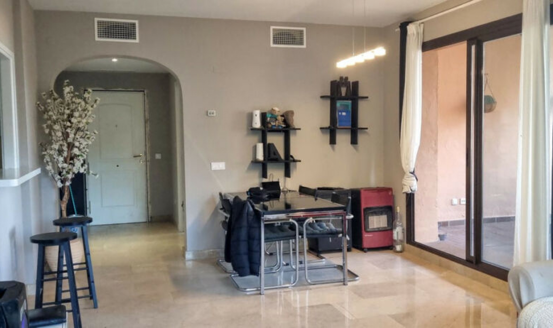 Resale - Apartment -
La Duquesa