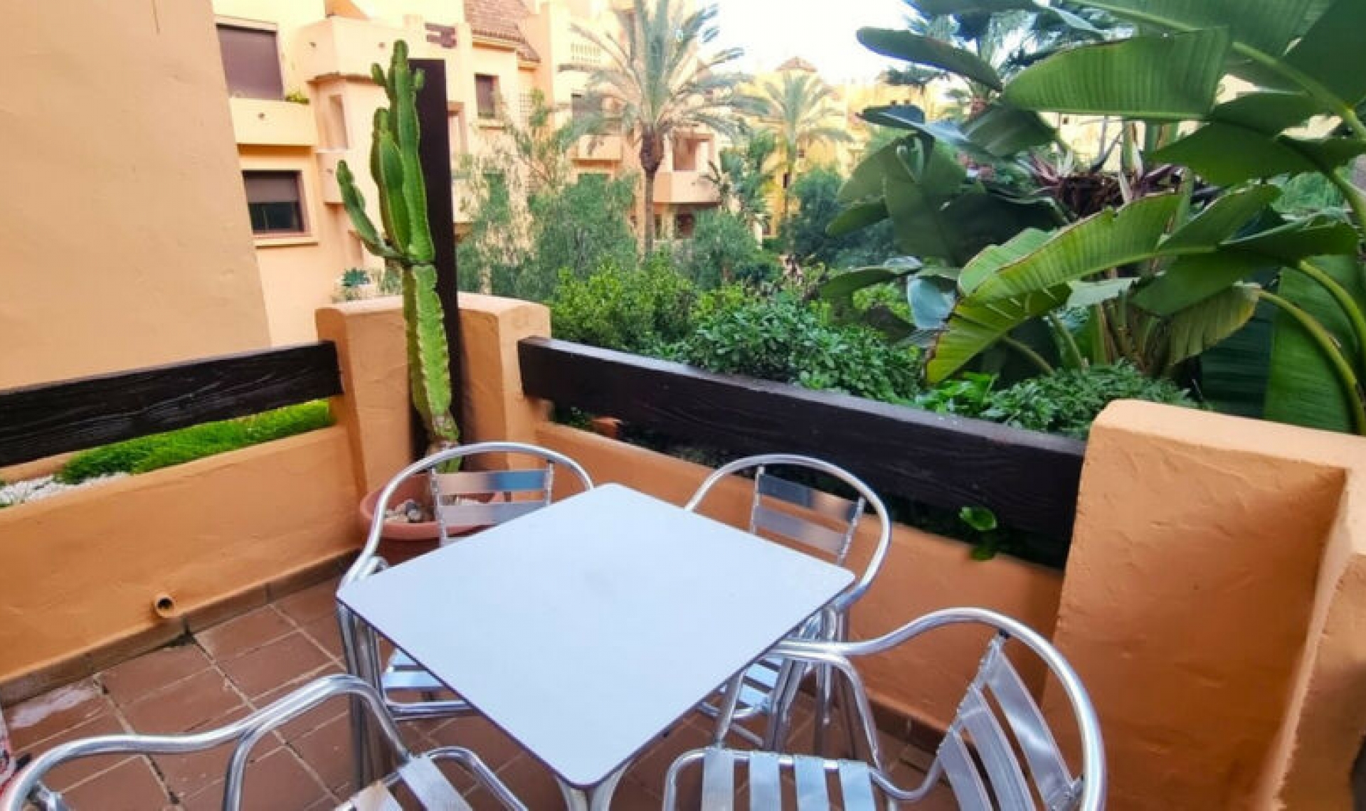 Resale - Apartment -
La Duquesa