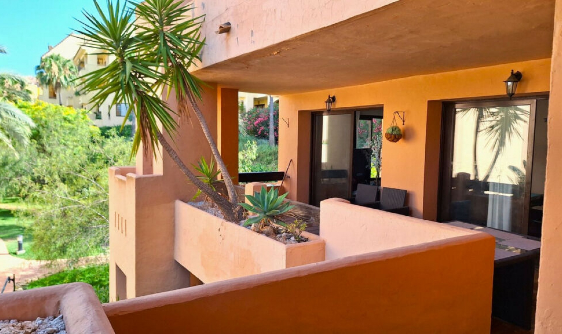 Resale - Apartment -
La Duquesa